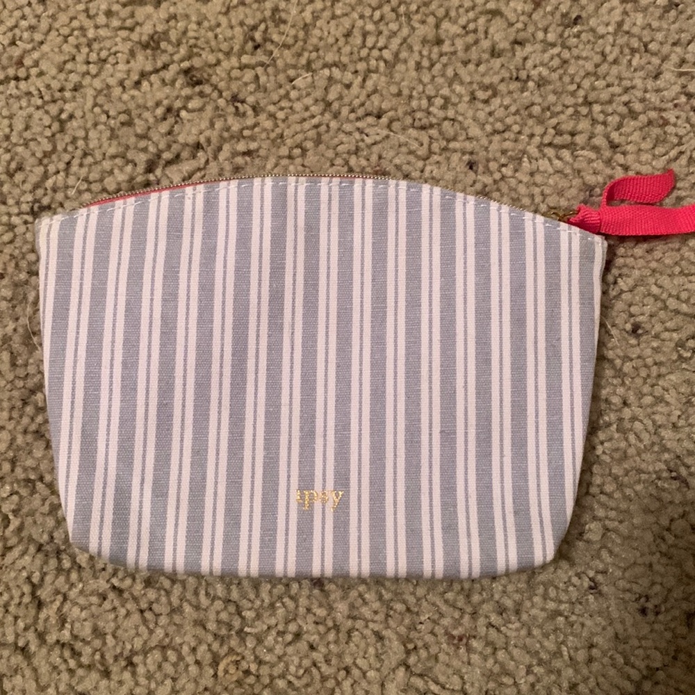🌸2 for $12 Cute Ipsy bag (no makeup)